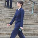 Lizzy Caplan – With Lesli Linka Glatter Filming ‘Zero Day’ in New York - 454 x 630