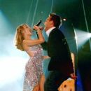 Kylie Minogue and Robbie Williams- MTV  Europe Music Awards 2000 - 454 x 557