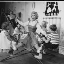 SAIL AWAY Original 1961 Broadway Musical Starring Elaine Stritch - 454 x 370