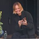 Lara Bingle – Is spotted out for a coffee in New York - 454 x 324