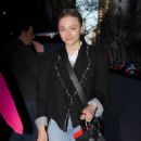 Chloë Grace Moretz – Makeup-free while out for dinner in New York - 454 x 574
