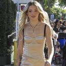 Charly Jordan – Arrive at ‘Wonka’ movie premiere in Los Angeles - 454 x 681