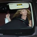Rebecca De Mornay – Signs autographs for fans in Los Angeles - 454 x 301