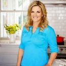 Trisha Yearwood for Country Woman magazine March 2015 - 360 x 400