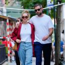 Jennifer Lawrence – With Cooke Maroney take a romantic walk in New York - 454 x 654