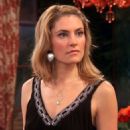 Mädchen Amick as Sara in Joey (2004)