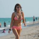 Haley Kalil – In bikini spotted in Miami Beach - 454 x 681