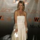 Kelly Rowan - Crystal & Lucy Awards Arrivals (10/6/2005) - 454 x 702