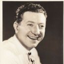 Frank McHugh - 454 x 572