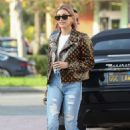 Hailey Baldwin at Alfred Coffee in Brentwood