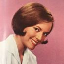Susan Kohner - Movie News Magazine Pictorial [Singapore] (August 1961) - 340 x 455