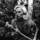 Irish McCalla - Sheena: Queen of the Jungle - 454 x 368