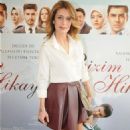 Cigdem Batur - Bizim Hikaye Premiere - 454 x 683