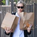 Aubrey Plaza – Stopping by Courage Bagels in Los Angeles