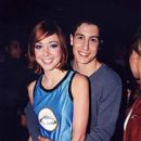 Alyson Hannigan and Jason Biggs - The Teen Choice Awards 1999 - 406 x 612
