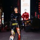 Demi Lovato – Taking photos on her digital Time Square billboard in New York