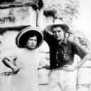 Guevara with Hilda Gadea at Chichén Itzá on their honeymoon trip