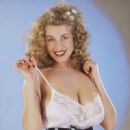 Danuta Lato - 454 x 450