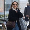Emilia Clarke – Seen in Belgium to film ‘The Pod Generation’ by the director S. Barthe - 454 x 536