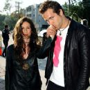 Alanis Morissette and Ryan Reynolds - 450 x 600