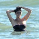 Elisa Isoardi – In a black swimsuit in Fiumicino - 454 x 318