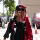 Tori Spelling at Dancing With The Stars Rehearsal Studio in Los Angeles