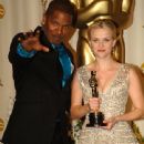 Jamie Foxx and Reese Whiterspoon - The 78th Annual Academy Awards - 441 x 612
