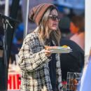 Rachel Bilson – Seen on a day out at the farmer’s market