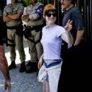 Hayley Williams – Seen with her fans outside the Fasano hotel in Rio - 454 x 681