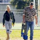 Gwen Stefani – With Blake Shelton seen in the park in Los Angeles