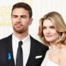 Theo James and Meghann Fahy - The 29th Annual Screen Actors Guild Awards (2023) - 454 x 312