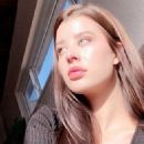 Sarah McDaniel – Personal pics - 454 x 568