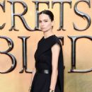 Katherine Waterston – Fantastic Beasts The Secrets of Dumbledore Premiere in London - 454 x 681