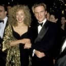 Alex Kingston and Ralph Fiennes - The 66th Annual Academy Awards (1994) - 441 x 612