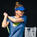 Simona Halep – Practises during the 2020 Australian Open in Melbourne - 454 x 298