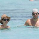 Aurora Ramazzotti – Seen on the beach in Formentera - 454 x 274