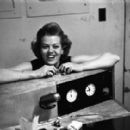Janis Paige - 432 x 281