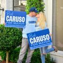 Heidi Pratt – Shows support for Rick Caruso’s campaign for Mayor of Los Angeles - 454 x 539
