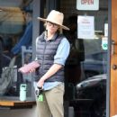 Julie Bowen – Is spotted at McConnell’s ice cream in Los Angeles - 454 x 681