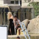 Chiara Mastroianni – With Catherine Deneuve filming ‘O Sole Mio’ - 454 x 519