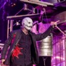 Corey Taylor debuts new mask at Rocklahoma on September 4, 2021 - 454 x 303