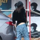 Minnie Driver – Shopping at Melrose Place