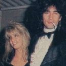 Heather Locklear and Tommy Lee - 208 x 365