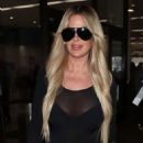 Kim Zolciak – Arrives at LAX Airport in Los Angeles - 454 x 694