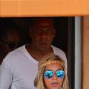 Beyonce with Jay Z and Blue Ivy at Sylvano Ristorante Italiano in Miami (August 15)