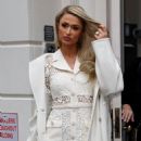 New mom Paris Hilton looks stylish Heading to Jimmy Fallon in New York