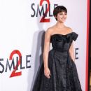 Naomi Scott – Global Premiere of ‘Smile 2’ at Paramount Pictures Studios in Los Angeles - 454 x 653