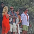Victoria Beckham – Arriving at Ernesto Bertarelli Beach in Saint Tropez - 454 x 693