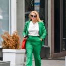 Busy Philipps – Heading out for a stroll in New York - 454 x 566