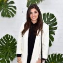 Actress Amanda Setton attends #UNCHAINME-An Art Bike Show By Martone Cycling Co. at Ron Robinson on May 21, 2015 in Santa Monica, California - 452 x 600